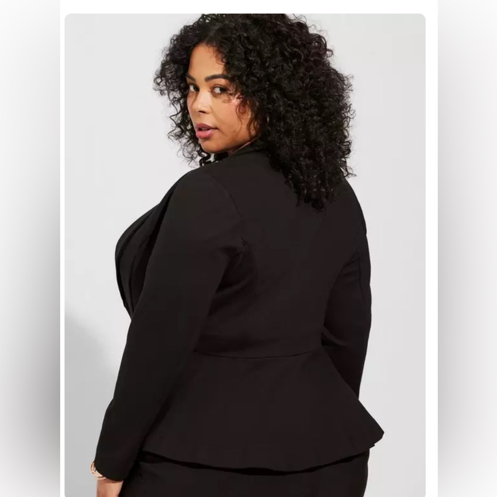♠️ Torrid Ponte Peplum Jacket 18/20